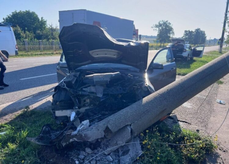 FOTO // Accident la Grigorăuca: O fetiță de două luni, transportată la spital. Șoferul a pierdut controlul volanului