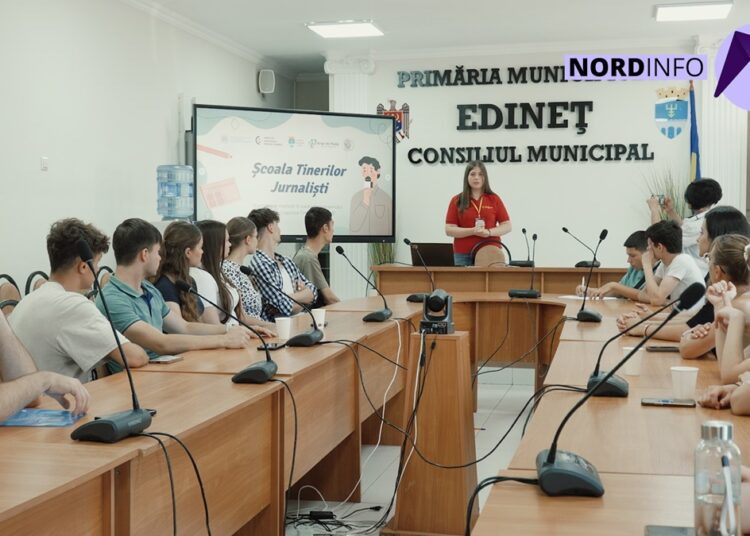 VIDEO // Tinerii din Edineț nu vor să fie dezinformați. Au ales să afle cum se produc știrile și cum se verifică informația