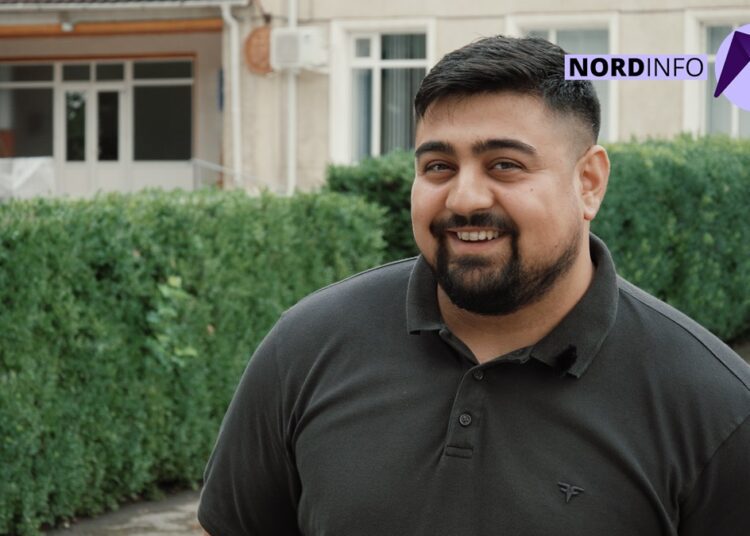 VIDEO // Un rom din Glodeni sparge stereotipurile. Are studii în drept, a lucrat la Guvern și vrea o carieră în politică