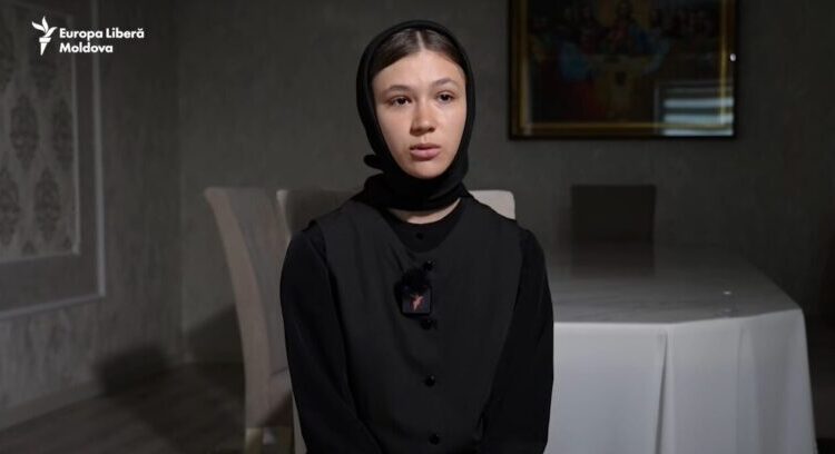 O elevă cu 10 pe linie la BAC a ales să trăiască la o mănăstire din Florești. Visează să deschidă o clinică și un liceu pentru fete