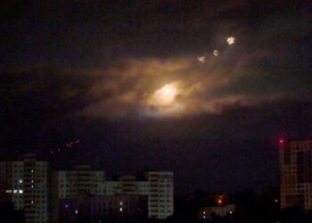 Rusia a atacat Kievul în timpul nopții. Cel puțin un mort și 19 răniți