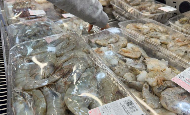 Creveți radioactivi vânduți în cel mai mare lanț alimentar din SUA