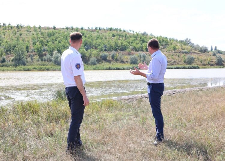 Proiecte de mediu în satele din Fălești: iazuri curățate, deșeuri gestionate, arbori plantați