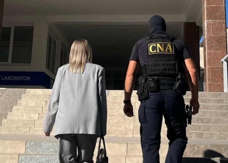 Новые подробности в рамках обысков в больнице в Бельцах. Директор был задержан на 72 часа