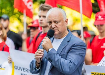 Daniel Vodă: „La protestul electoral din fața Guvernului, Igor Dodon n-a reușit să explice ce era în sacoșa neagră”