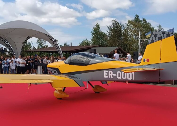 FOTO// În Republica Moldova a fost ansamblată integral prima aeronavă, modelul Vans RV-7A