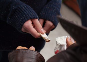 „Business de familie” cu droguri. Patru persoane din Chișinău, condamnate