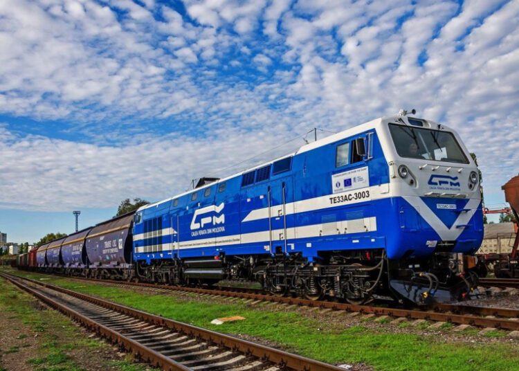 Astăzi sunt sărbătoriți feroviarii: 1100 km de cale ferată străbat Republica Moldova