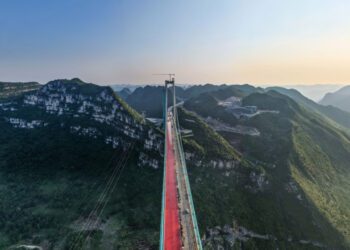 FOTO // Cel mai înalt versus cel mai lung pod din lume. Cum vor Italia și China să redefinească limitele în construcții