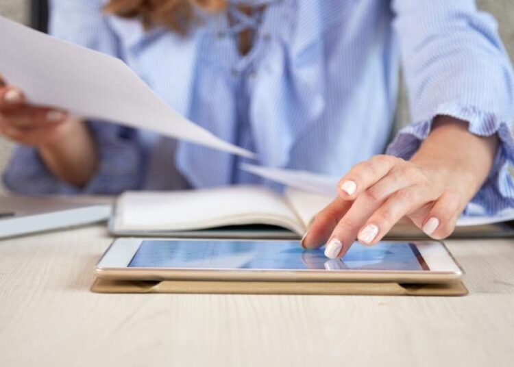 Mai multe servicii notariale vor fi prestate online: Guvernul a aprobat Sistemul Informațional e-Notariat