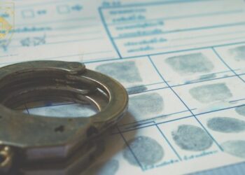 Tânăr din raionul Fălești, trimis pe banca acuzaților, pentru că și-a omorât bunica de 82 de ani