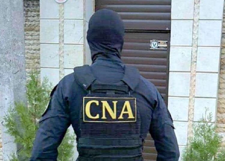 VIDEO // CNA și procurorii din Bălți au efectuat percheziții în toată țara. Zece persoane reținute în dosare de corupere a alegătorilor, finanțare ilegală a partidelor politice și spălare a banilor
