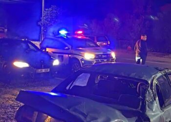 Accident rutier la Recea. Un șofer în stare de ebrietate s-a răsturnat cu mașina și a fugit de la locul faptei