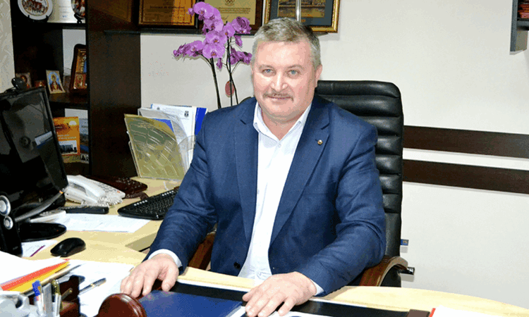 FOTO // Președintele raionului Ocnița a fost prins beat la volanul mașinei de serviciu