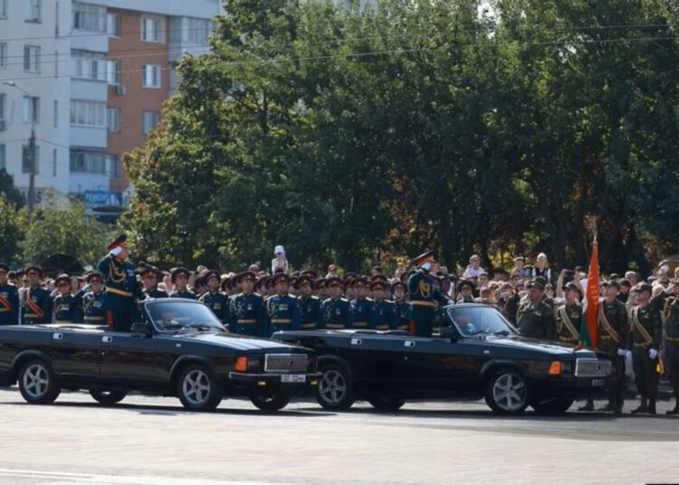 „Astfel de acțiuni sunt coordonate cu Moscova”: Parada militară de la Tiraspol, dedicată autoproclamării regiunii separatiste, condamnată la Chișinău
