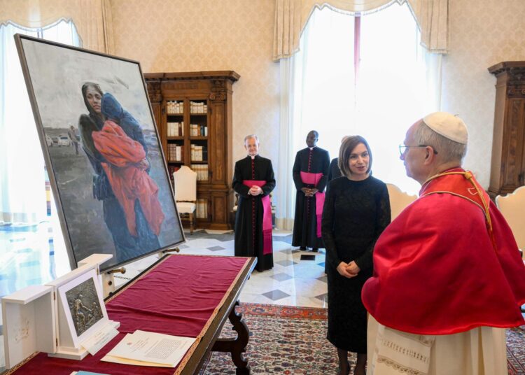 FOTO // Președinta Republicii Moldova a avut o întâlnire cu Papa Leon al XIV-lea