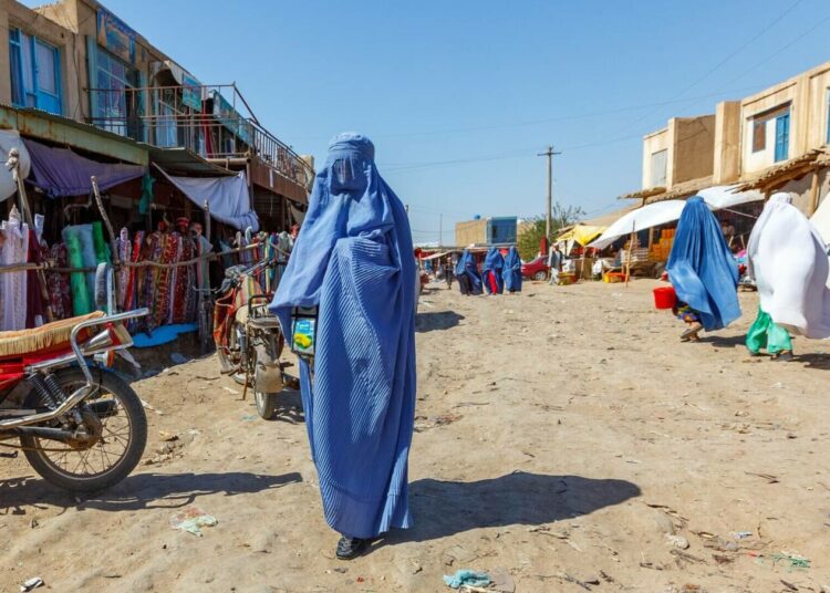 Afganistanul a interzis internetul și telefonia. Rusia, singura țară care recunoaște guvernul taliban