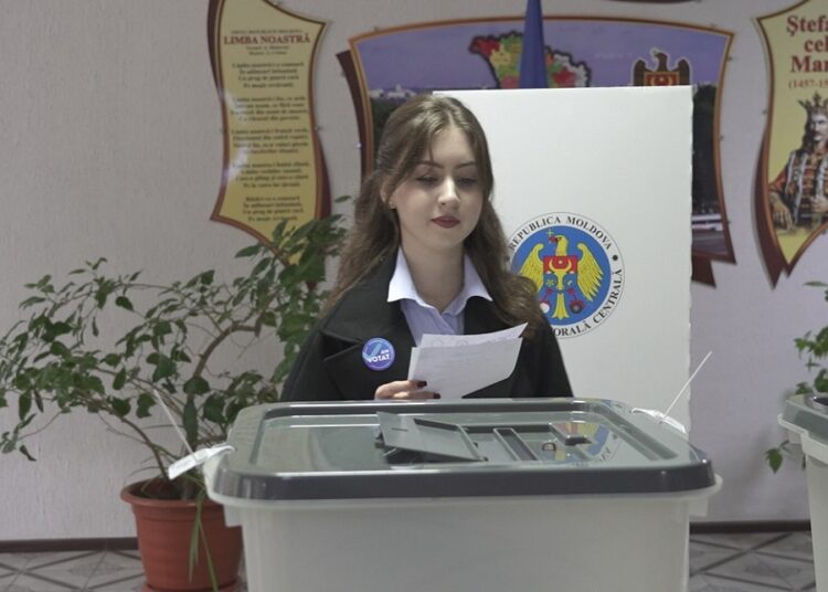 La alegerile parlamentare, elevii și studenții vor putea vota în localitățile unde învață