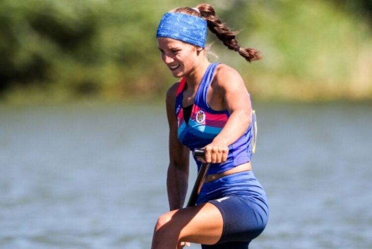 Canoista Daniela Cociu a cucerit medalia de argint la mondialele din Ungaria