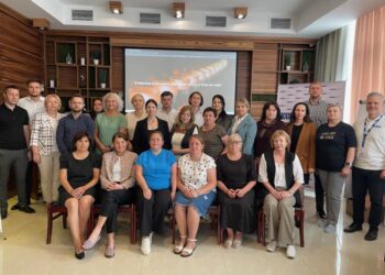 FOTO // Profesorii de istorie și educație pentru societate din nordul țării, instruiți în utilizarea resurselor digitale pentru predarea Holocaustului