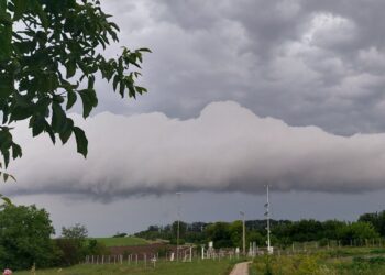 METEO // Cer noros și ploi slabe în unele localități la sfârșit de zi