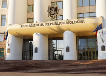 PAS obține peste 50% din voturile tuturor moldovenilor. Care partide mai ajung în noul Parlament