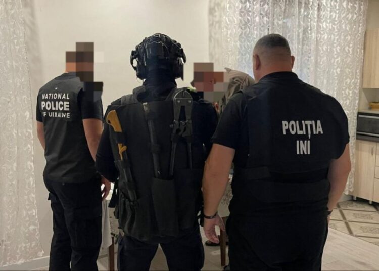 VIDEO// Trei cetățeni ai Ucrainei, reținuți pentru escrocherii cu mașini de teren și drone. 15 percheziții au fost efectuate la Bălți și Ungheni