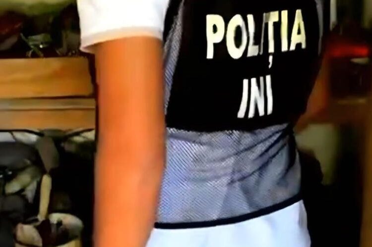 VIDEO // Percheziții la Drochia și Soroca. Un tânăr de 17 ani, reținut