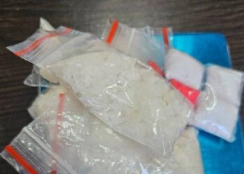 ВИДЕО // В Оргееве полицейские изъяли наркотики на сумму в полмиллиона леев. Задержаны двое жителей Бельцы