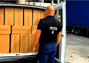VIDEO // Contrabandă cu țigări depistată de oamenii legii. Din rețea fac parte persoane din Soroca și Chișinău