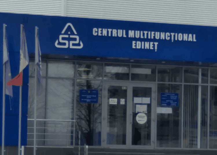 Специальный режим в многофункциональных центрах АГУ. Сегодня двери открыты до 21:00