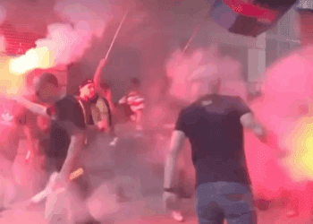 Aproape 900.000 de francezi nervoși pe reducerile bugetare au blocat toată țara