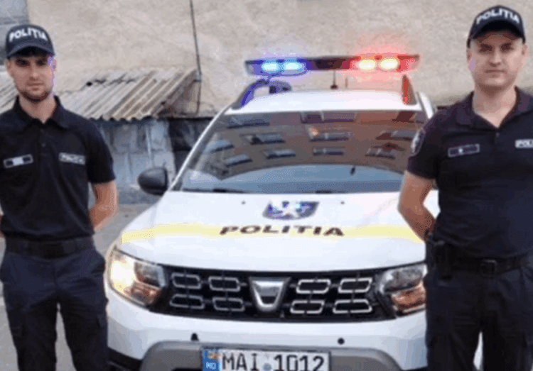 VIDEO // Doi polițiști din Chișinău, au devenit eroi pentru o fetiță de 7 ani și părinții acesteia, după ce copila s-a pierdut