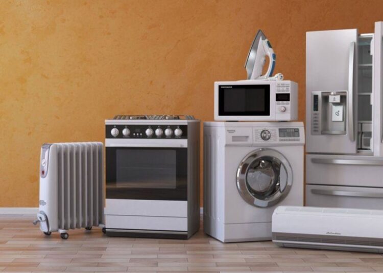 Vouchere de 6.000 de lei pentru familiile care vor frigidere și mașini de spălat rufe eficiente energetic. Care este numărul de beneficiari