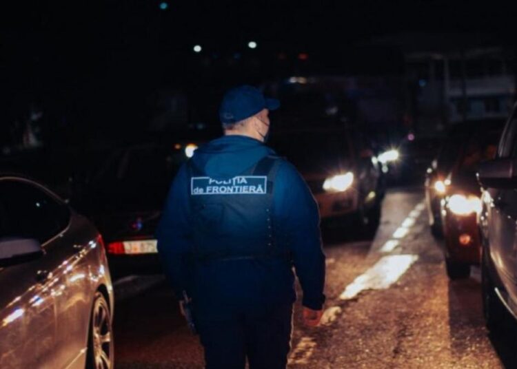 Alertă la Punctul de Trecere a Frontierei Otaci. O mașină din Ucraina a intrat forțat în Republica Moldova, iar șoferul este de negăsit