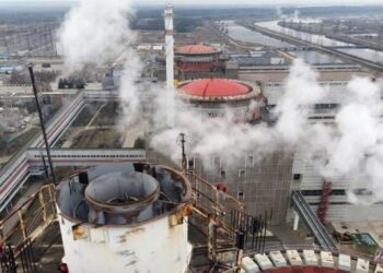 Zelenski avertizează că situaţia la centrala nucleară Zaporojie, deconectată de şapte zile de la reţeaua ucraineană, este „critică” şi periculoasă