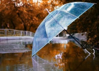 METEO // Săptămână cu ploi. Vezi câte grade vor fi astăzi