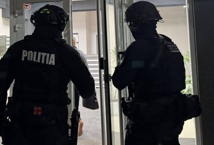 Percheziții pe întreg teritoriul țării într-un dosar privind activitatea mercenarilor