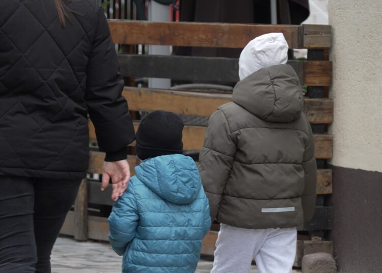 VIDEO // Mii de bălțeni îndură frigul. Căldura nu a ajuns în sute de blocuri locative, câteva grădinițe și școli