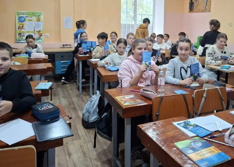 Ученики из Рышканского района приняли участие в мероприятиях, посвящённых защите озонового слоя