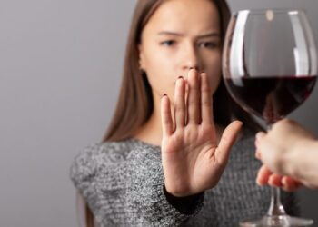 2 octombrie – Ziua naţională fără alcool. În R. Moldova, 1 din 13 decese este asociat consumului de alcool