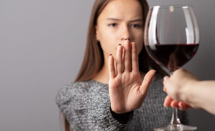 2 octombrie – Ziua naţională fără alcool. În R. Moldova, 1 din 13 decese este asociat consumului de alcool