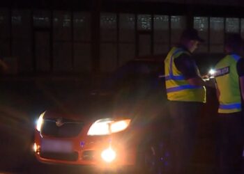 VIDEO // Trei judecători din Soroca, care s-ar fi aflat în stare de ebrietate, sunt suspectaţi că au agresat angajatul unei benzinării