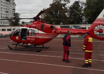Intervenție SMURD. Un copil de 13 ani a fost adus cu elicopterul din Iași la Chișinău