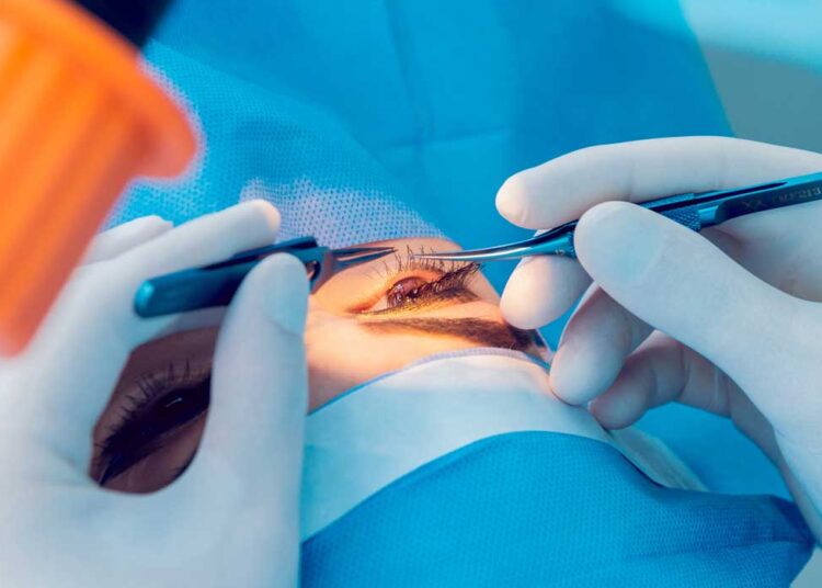 Peste 12 000 de moldoveni și-au recăpătat vederea datorită operațiilor gratuite de cataractă