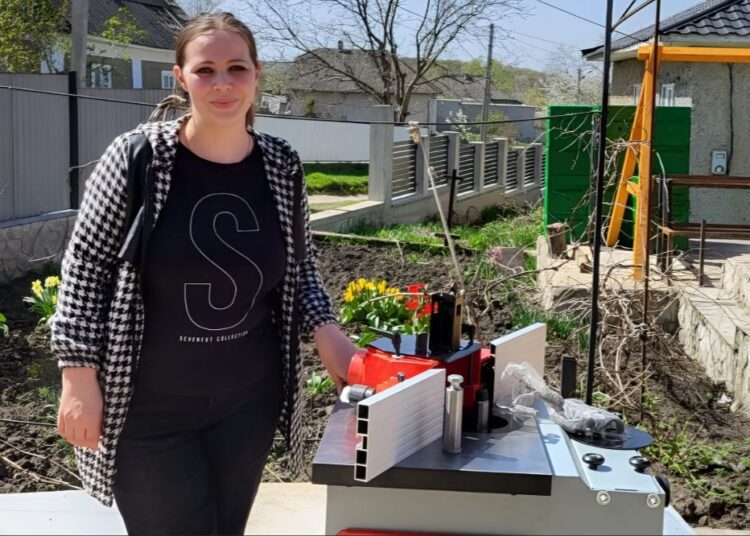 Din pasiune pentru lemn și albine. O familie din Edineț transformă tradiția în afacere