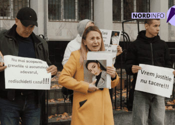 VIDEO // Tragedia din scara de bloc: Familia fetei din Bălți, care a căzut de la etajul 7, cere redeschiderea cazului