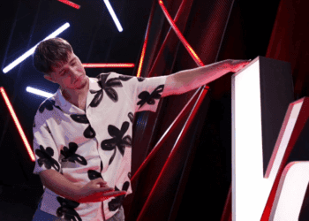 VIDEO // Un tânăr din Anenii Noi a adus jurații de la Vocea României până la lacrimi. Vezi ce echipă a ales