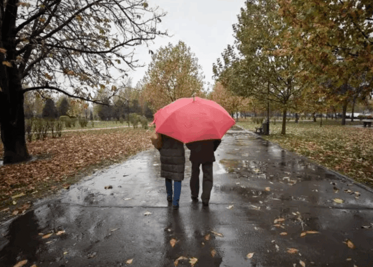 METEO // Cer noros și ploi slabe în mai multe localități ale țării