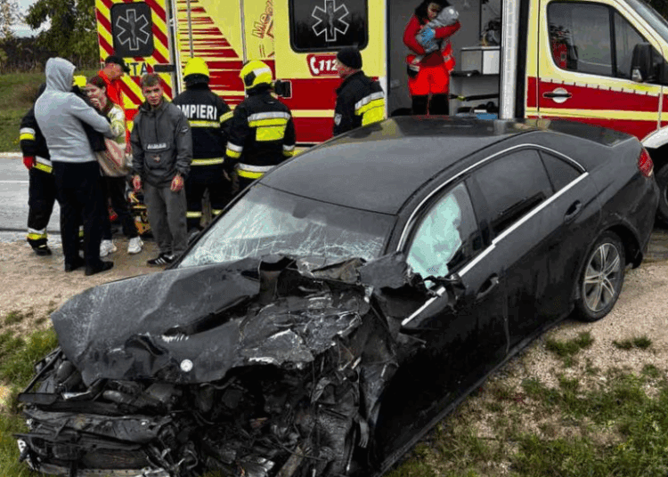 VIDEO // Noi detalii în cazul accidentului de la Glodeni. Șase persoane transportate la spital, printre care și copii